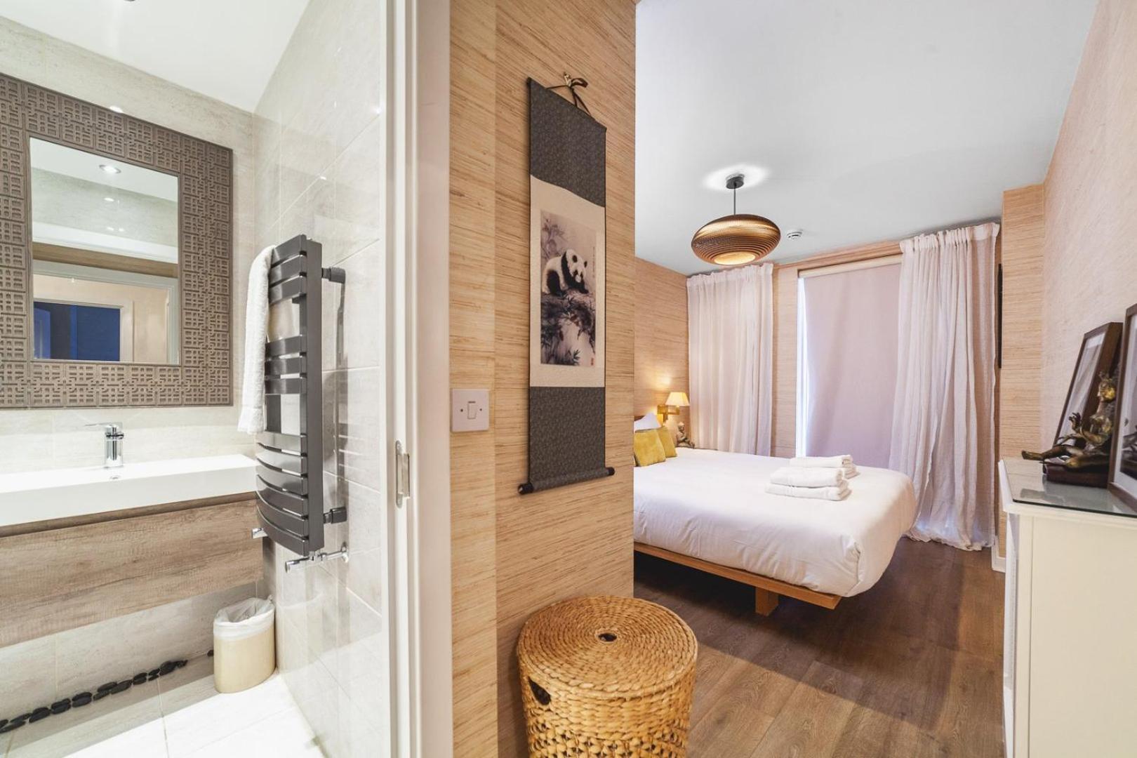 Cosy 2-bed Poplar Flat W/ Views * Londra